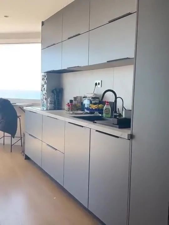 Kitchen with a sea view